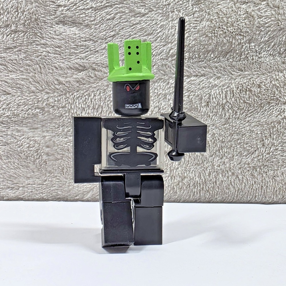Roblox Series 2 Figure 1X1X1X1 Green Crown & Sword No Code or Box Jazwares